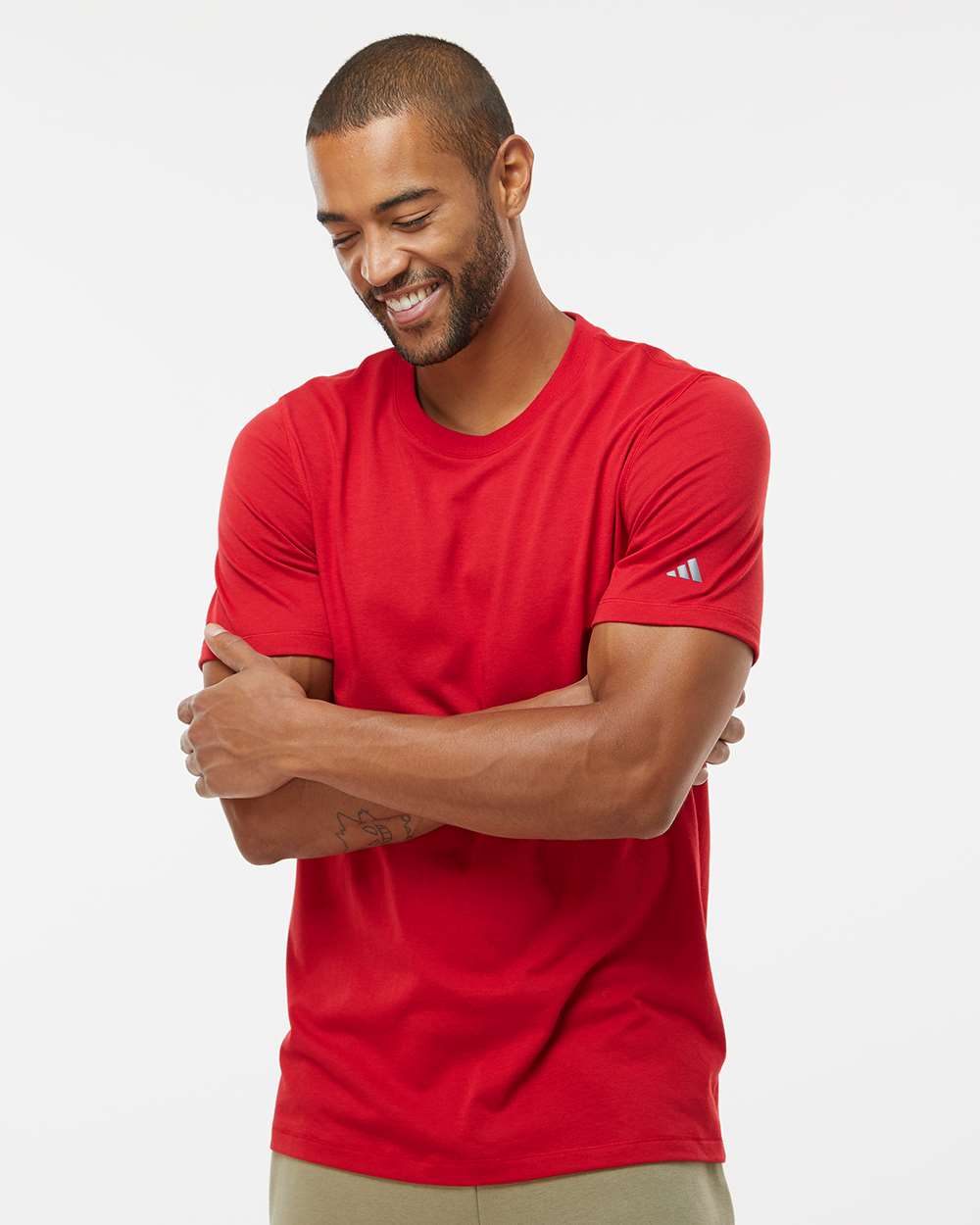 Adidas Camisetas de Hombre - unidades en la caja 48- Precio unitario $12.75 usd