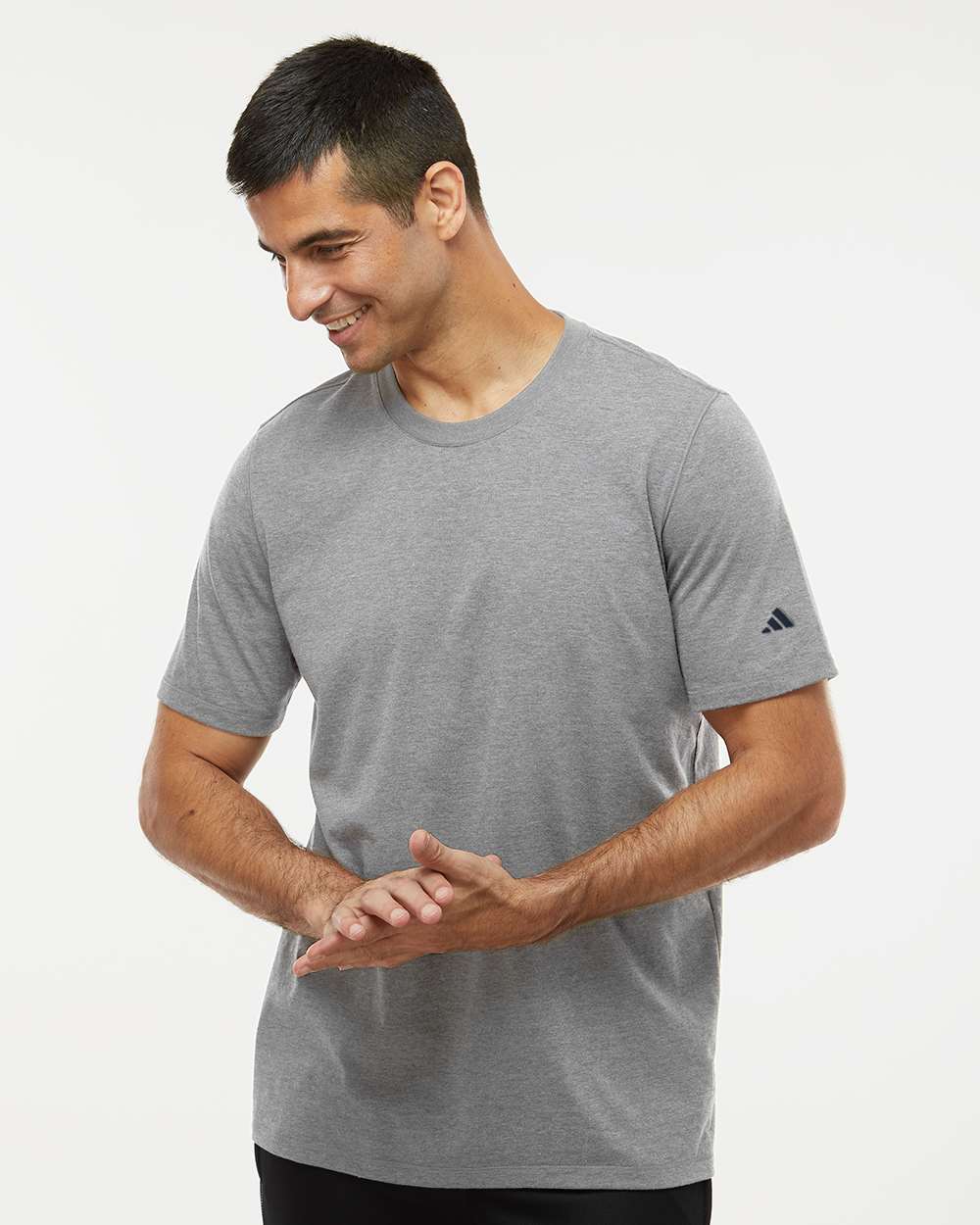 Adidas Camisetas de Hombre - unidades en la caja 48- Precio unitario $12.75 usd