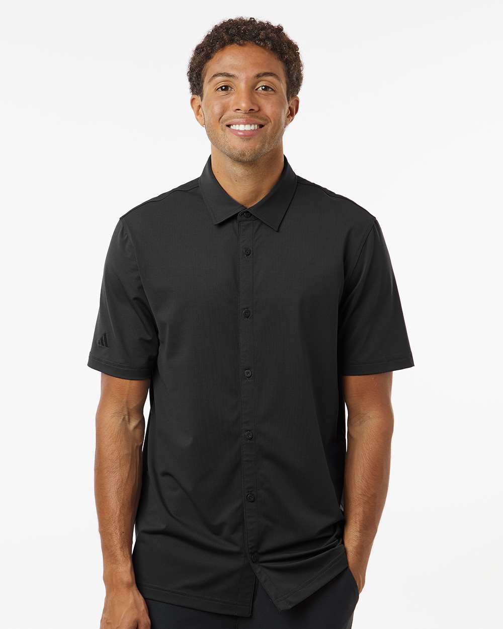 Adidas Camisa de manga corta con botones - Unidades en la caja 36 - Precio unitario $19.75 c/u
