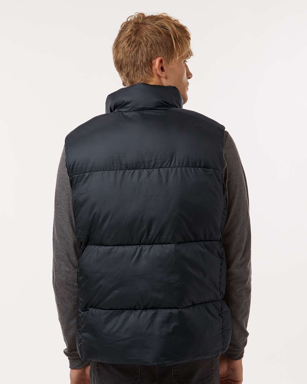 Columbia Chaleco de Hombre Negro SS- Unidades en la caja 12 - Precio Unitario $28.75 USD