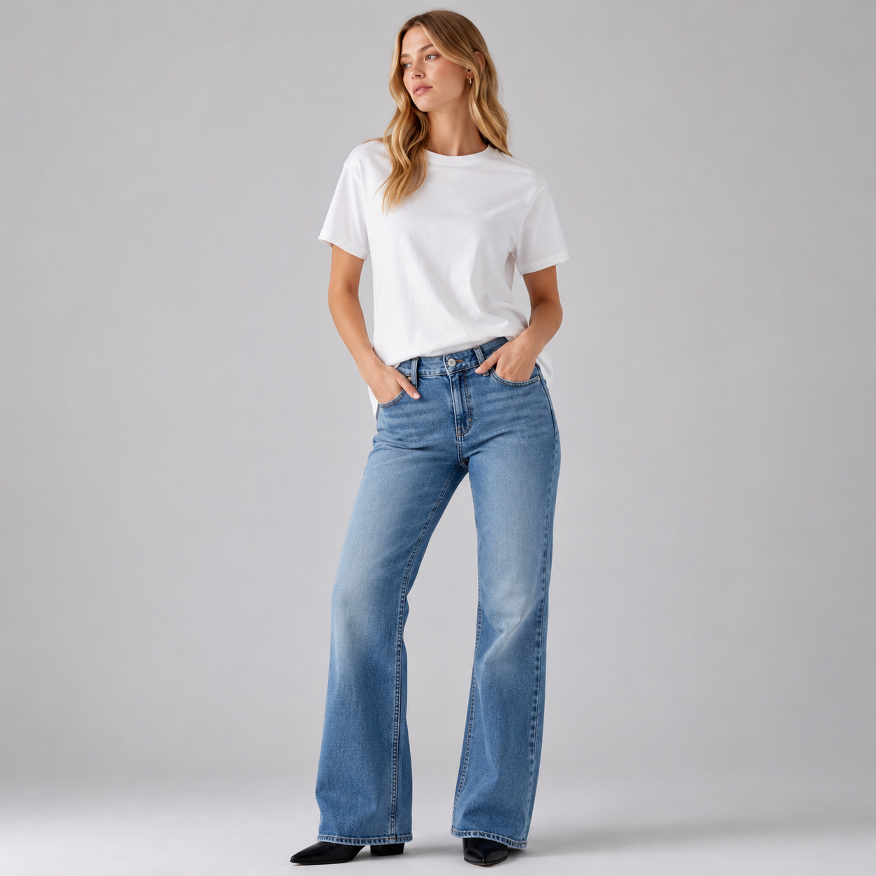 Levi's Bootcut Jeans Mujer MIxto colores Bl/Bl/Blk- Caja 48 Unidades - Mayoreo $27.75 c/u