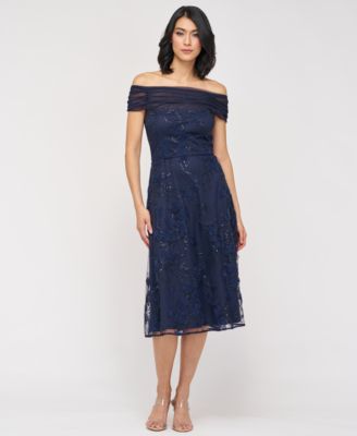 Lote de Trajes de Fiesta y Vestidos de Macy's # 2103 - 330 unidades - Precio unitario $18.00 c/u