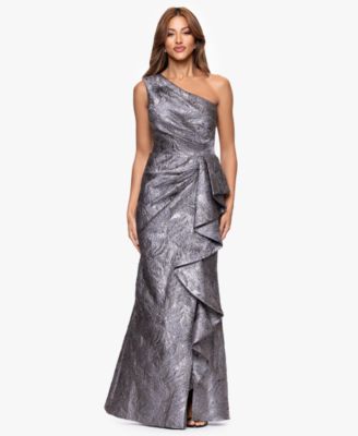 Lote de Trajes de Fiesta y Vestidos de Macy's # 2103 - 330 unidades - Precio unitario $18.00 c/u