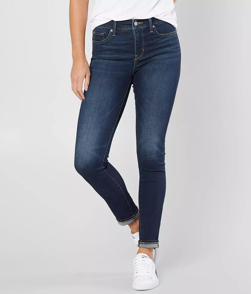 Levi's 720/711/710/721 Jeans  Mujer – Caja 48 Unidades – Colores Mixtos – $27.75 c/u