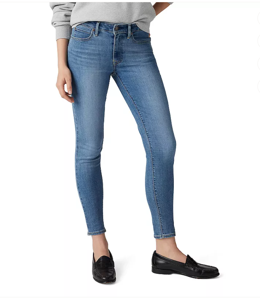 Levi's 311/721/711 Skinny Jeans de Mujer – Unidades en la caja 48- Colores mixtos - Precio unitario $31.50 c/u