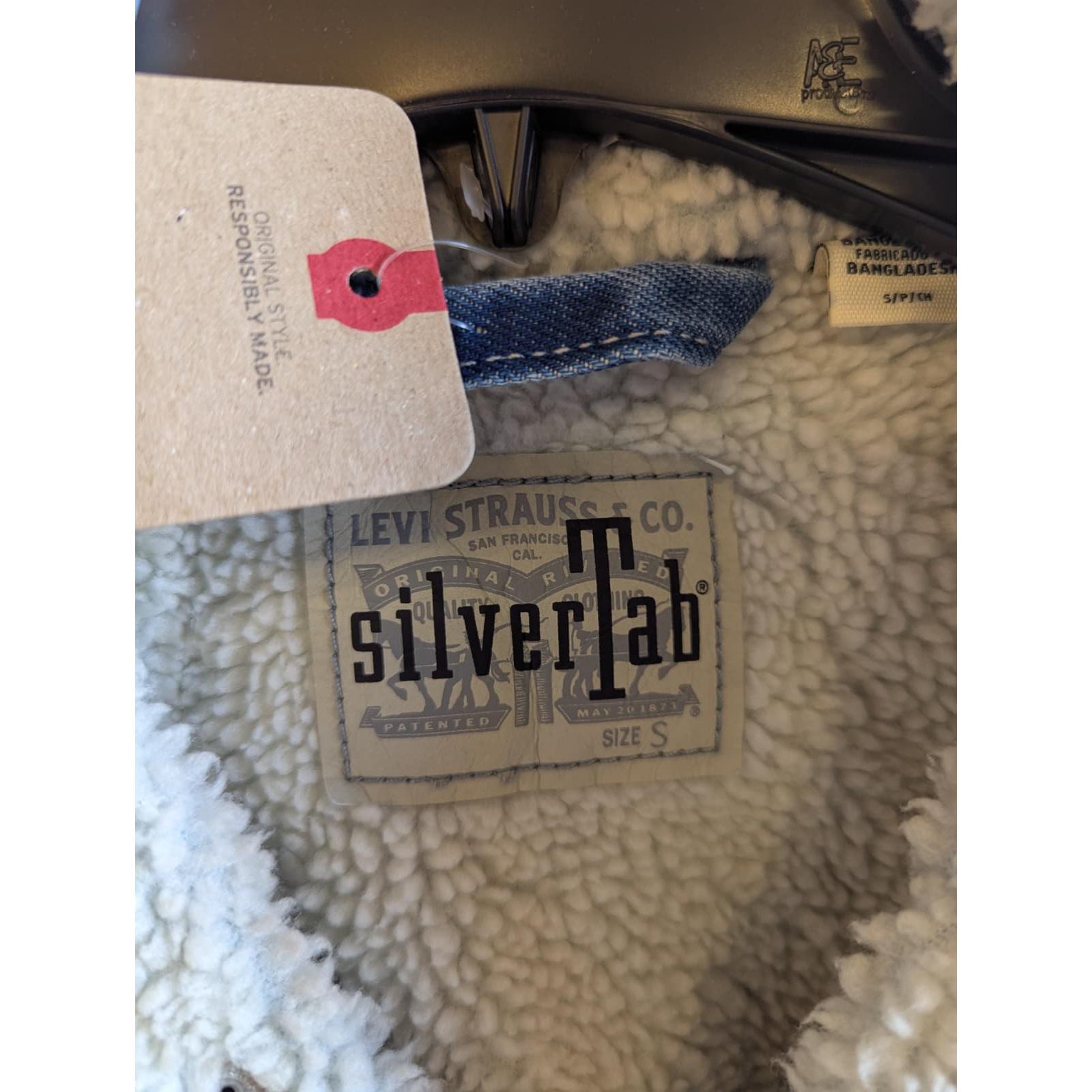 Levi’s Jacket SilverTab Trucker Sherpa para Hombre Caja 24 Unidades Precio Unitario $41.50