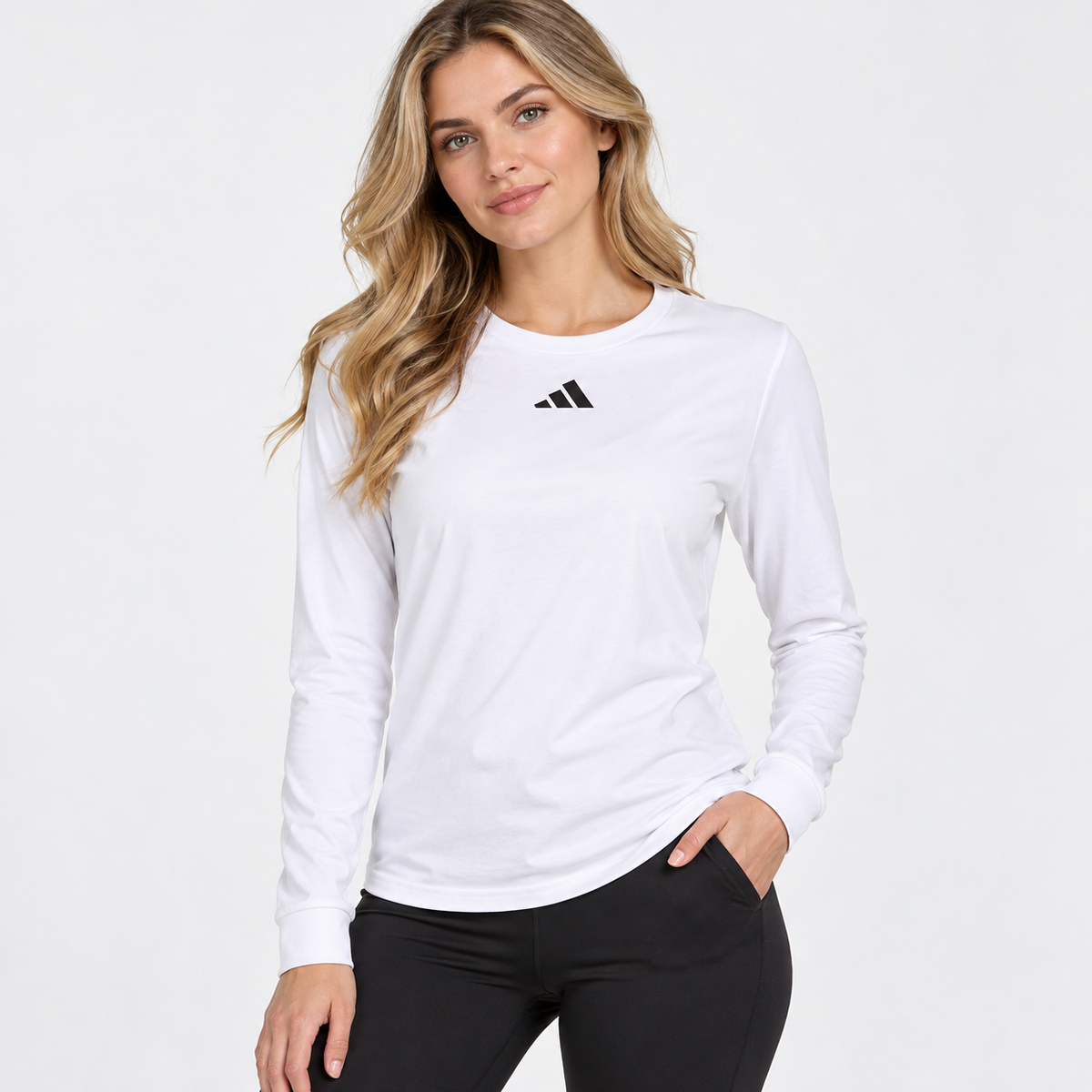 Adidas Camisetas de mujer - Caja de 24 unidades - Precio $23.70 c/u